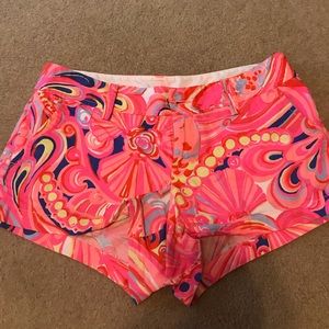 Lilly Pulitzer Walsh shorts size 8